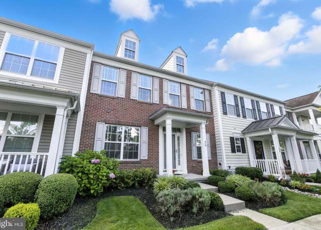Property at 30 Alyce Ln, Voorhees, NJ 08043, 2 beds, 2.5 baths