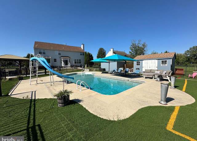 Property at 298 Katie Ct, Mickleton, NJ 08056, 5 beds, 3 baths