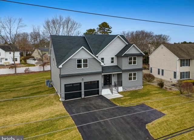 Property at 536 Lighthouse Dr, Manahawkin, NJ 08050, 5 beds, 3 baths