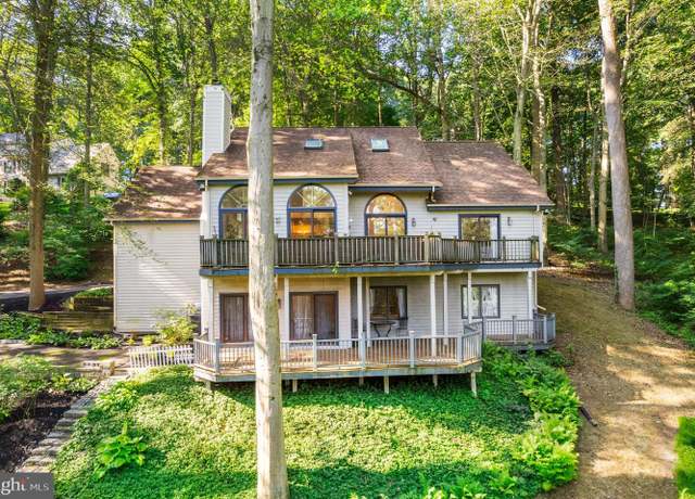 Property at 2 Briarwood Ct, Landenberg, PA 19350, 4 beds, 3.5 baths