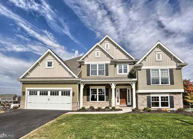 Property at 100 Vista Dr, Hummelstown, PA 17036, 4 beds, 3.5 baths