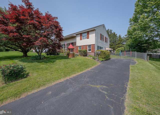 Property at 405 Garden Ln, Aston, PA 19014, 4 beds, 1.5 baths