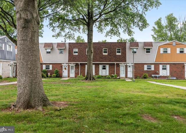 Property at 630 Village Ln, Pottstown, PA 19464, 3 beds, 1.5 baths