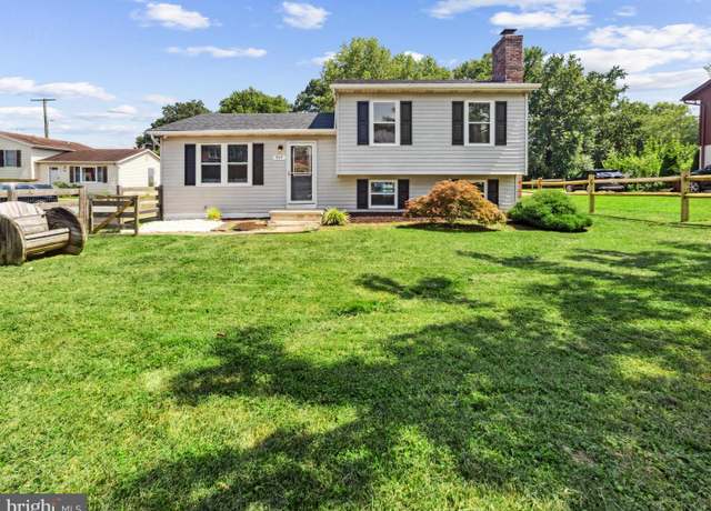 Property at 949 N Marlyn Ave, Essex, MD 21221, 3 beds, 2.5 baths