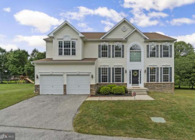 Property at 8422 Horseshoe Rd, Ellicott City, MD 21043, 4 beds, 3.5 baths