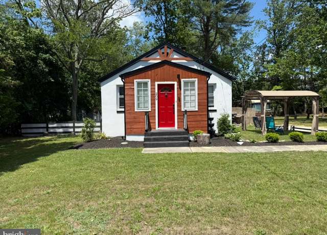 Property at 209 Hewitt Rd, Williamstown, NJ 08094, 2 beds, 1 bath