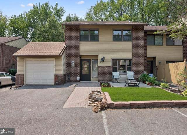 Property at 14 Laurel Ct, Woodbury, NJ 08096, 3 beds, 2.5 baths