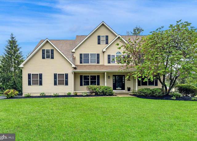 Property at 10 Evans Ln, Lawrenceville, NJ 08648, 5 beds, 3 baths