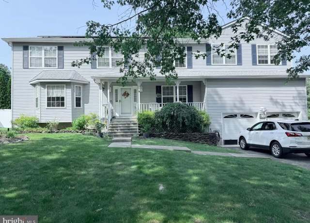 Property at 18 Aphrodite Dr, Barnegat, NJ 08005, 6 beds, 3.5 baths