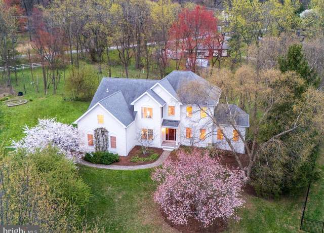 Property at 141 Pembrooke Cir, Phoenixville, PA 19460, 4 beds, 2.5 baths
