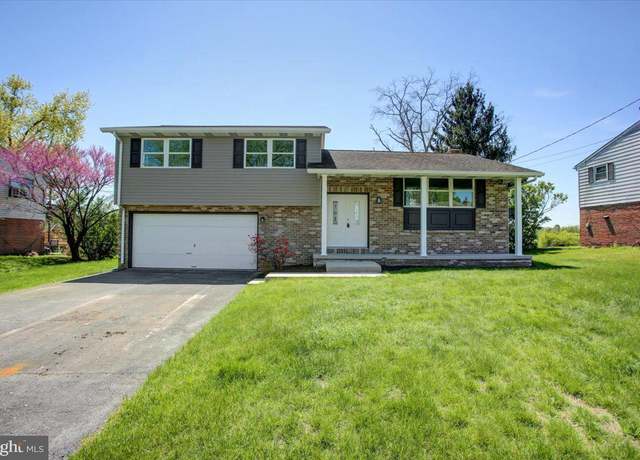 Property at 3780 Lisbon Dr, Chambersburg, PA 17202, 3 beds, 2.5 baths