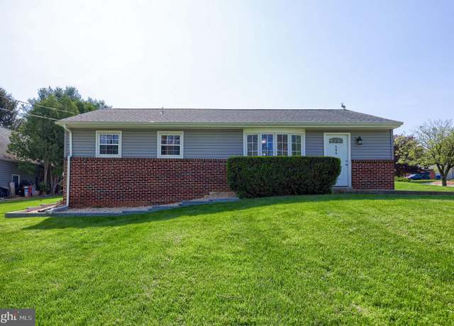 Property at 206 Eckman Rd, Lancaster, PA 17603, 4 beds, 2 baths
