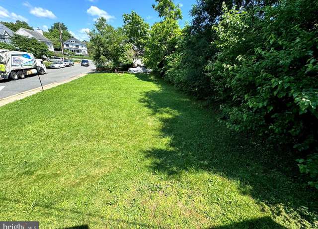 Property at 919 S Monroe St, Arlington, VA 22204