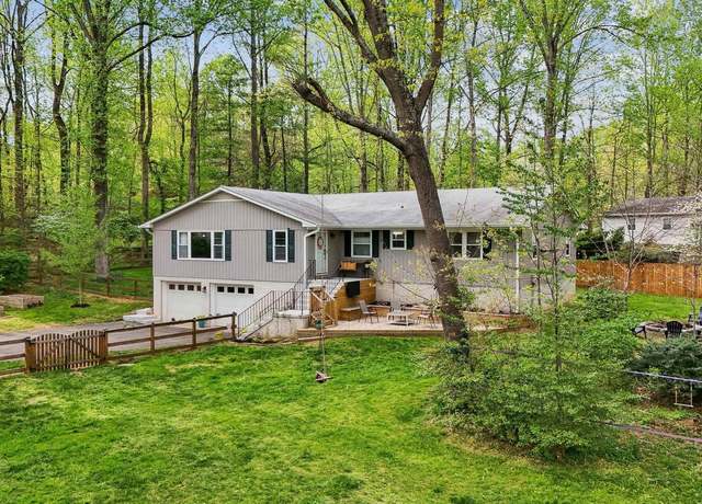 Property at 7326 Moss Ln, Warrenton, VA 20187, 4 beds, 3 baths