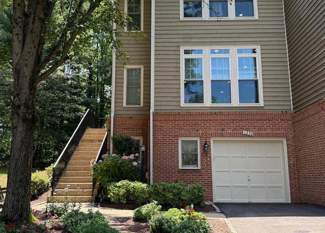 Property at 1236 Weatherstone Ct, Reston, VA 20194, 3 beds, 3 baths