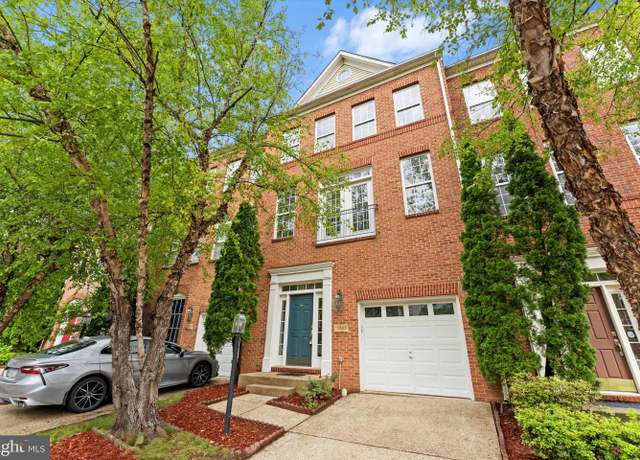 Property at 13586 Big Boulder Rd, Herndon, VA 20171, 3 beds, 3.5 baths