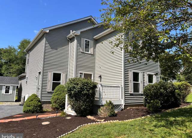 Property at 37400 Whitacre Ln, Purcellville, VA 20132, 3 beds, 2.5 baths