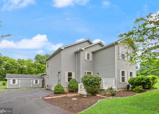 Property at 37400 Whitacre Ln, Purcellville, VA 20132, 3 beds, 2.5 baths