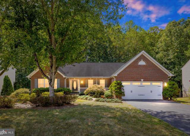 Property at 15 Evanshire Dr, Fredericksburg, VA 22406, 4 beds, 3 baths