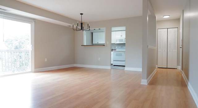 Photo of 3330 S 28th St #402, Alexandria, VA 22302