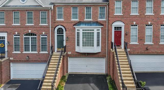 Photo of 4107 Quiet Crossing Ct, Fairfax, VA 22033