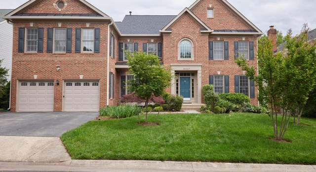 Property at 10607 Farmbrooke Ln, Potomac, MD 20854, 7 beds, 5.5 baths
