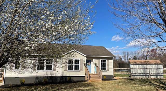 Photo of 18393 Gaskins Ln, Jeffersonton, VA 22724