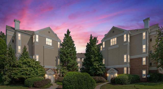 Photo of 2204 Westcourt Ln #211, Herndon, VA 20170