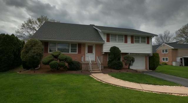 Photo of 1120 Whitfield Ct, Reading, PA 19609