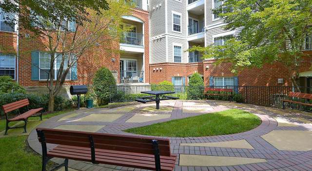 Photo of 4870 Eisenhower Ave #303, Alexandria, VA 22304
