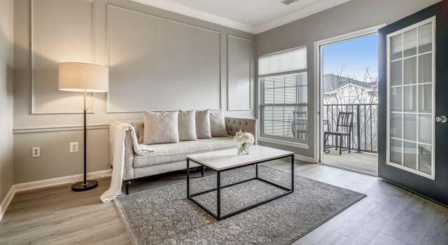 Photo of 4870 Eisenhower Ave #303, Alexandria, VA 22304
