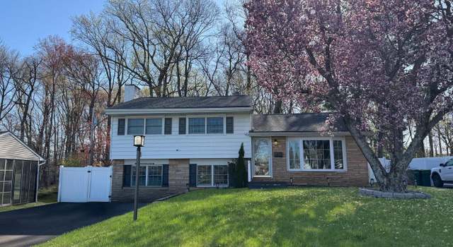Photo of 7 Sandy Dr, Yardley, PA 19067