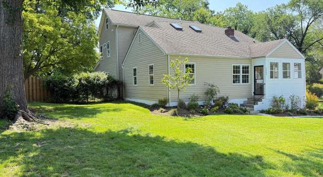 Photo of 2933 Fairmont St, Falls Church, VA 22042