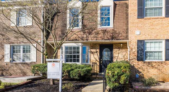 Photo of 9930 Lakepointe Ct, Burke, VA 22015