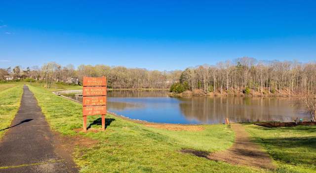 Photo of 9930 Lakepointe Ct, Burke, VA 22015