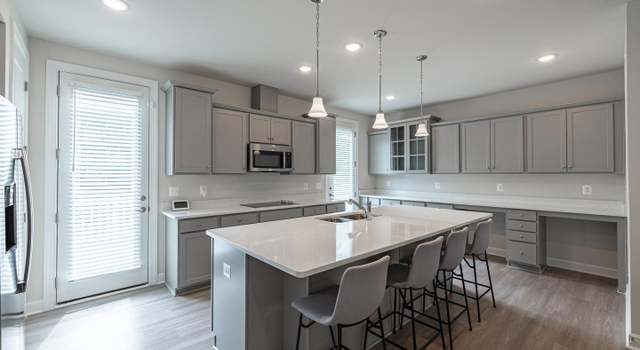 Photo of 7207 Mountaineer Dr, Alexandria, VA 22306