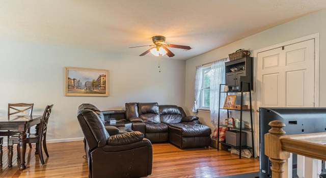 Photo of 33 Old Farm Rd, Fredericksburg, VA 22406
