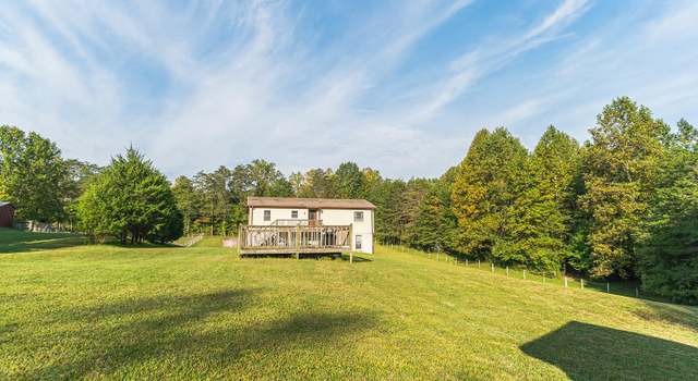 Photo of 33 Old Farm Rd, Fredericksburg, VA 22406