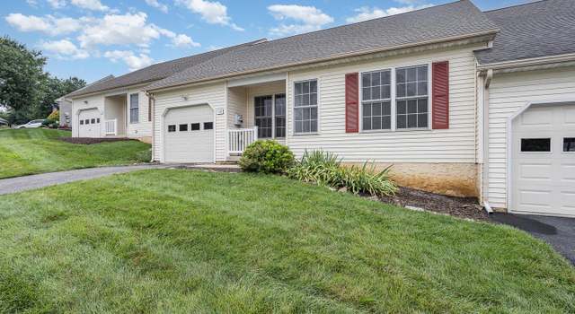 Photo of 25 Knollwood Rd, Millersville, PA 17551