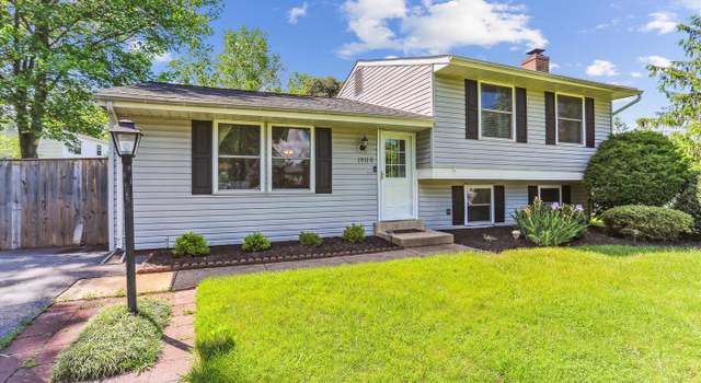 Photo of 19110 Dowden Cir, Poolesville, MD 20837