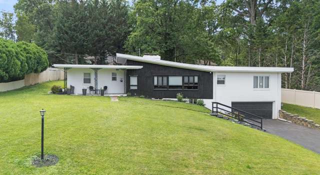 Photo of 1846 Clover Ln, York, PA 17403