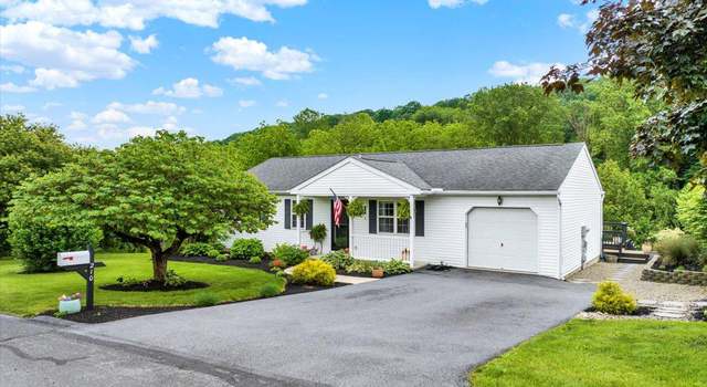 Photo of 210 Constitution Dr, Hamburg, PA 19526