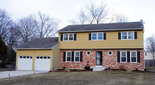 Photo of 4 Blue Ridge Dr, Ewing, NJ 08638
