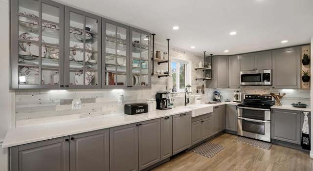 Photo of 4008 Gibbs St, Alexandria, VA 22309