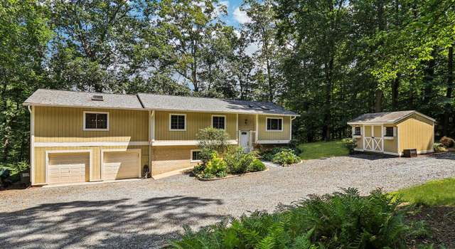 Photo of 8023 Lake Dr, Manassas, VA 20111