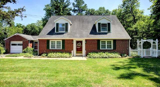 Photo of 2 Orange St, Mount Holly Springs, PA 17065