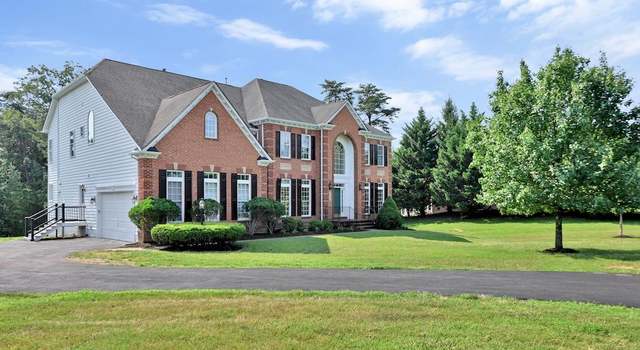 Property at 27486 Paddock Trail Pl, Chantilly, VA 20152, 5 beds, 5.5 baths