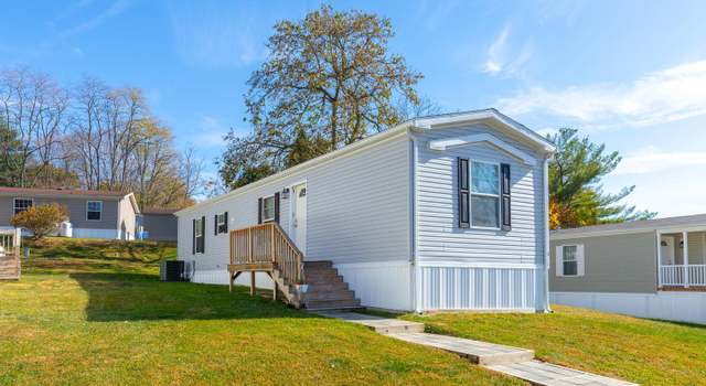 Photo of 3 Ponderosa Ln, New Providence, PA 17560
