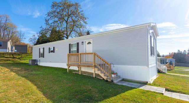 Photo of 3 Ponderosa Ln, New Providence, PA 17560