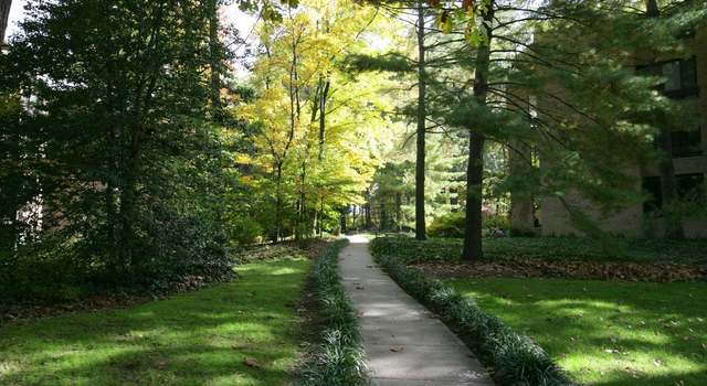 Photo of 4960 Sentinel Dr Unit 10-106, Bethesda, MD 20816